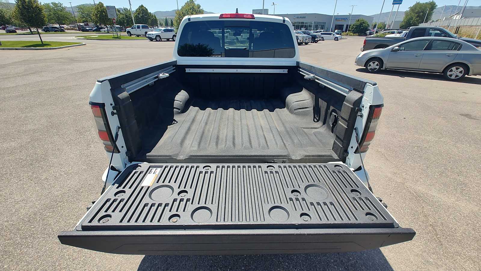 Thumbnail: 2023 Nissan Frontier - 19