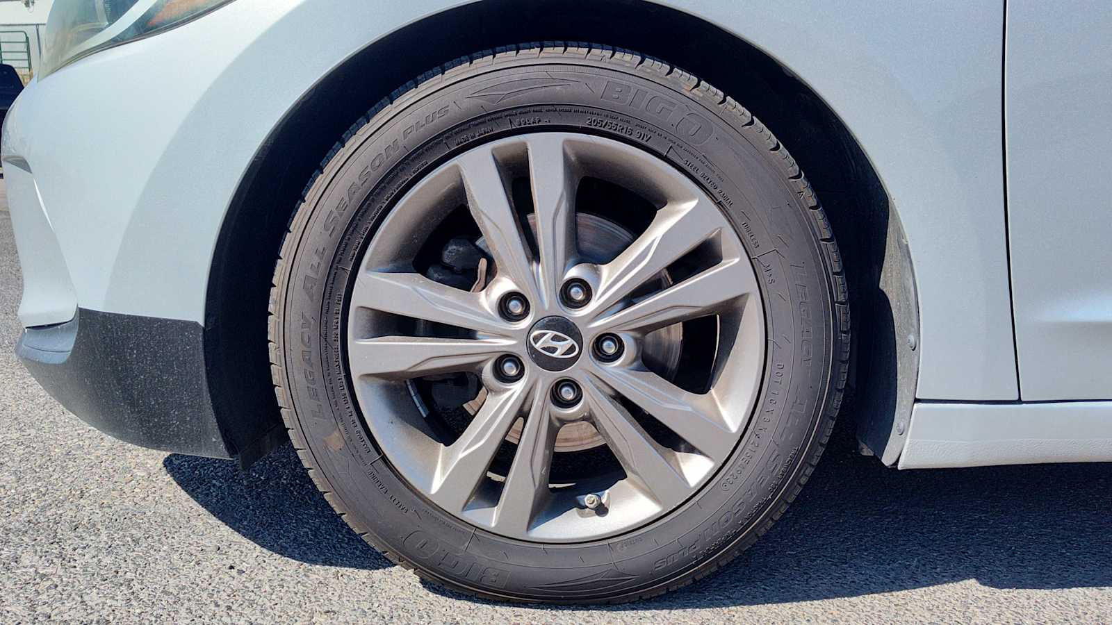 Thumbnail: 2018 Hyundai Elantra - 3