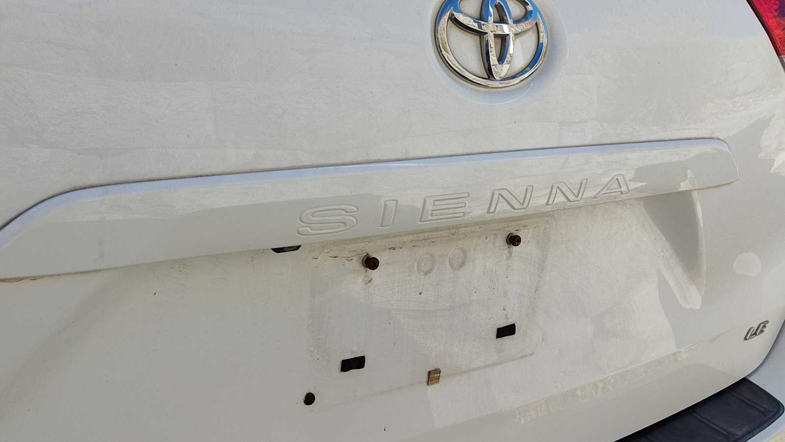 Thumbnail: 2011 Toyota Sienna - 2