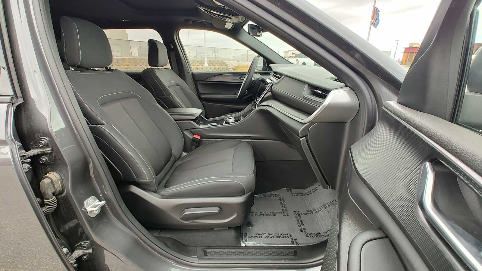 Thumbnail: 2025 Jeep Grand Cherokee L - 14