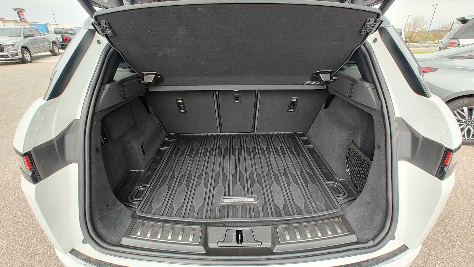 Thumbnail: 2022 Land Rover Range Rover Evoque - 19