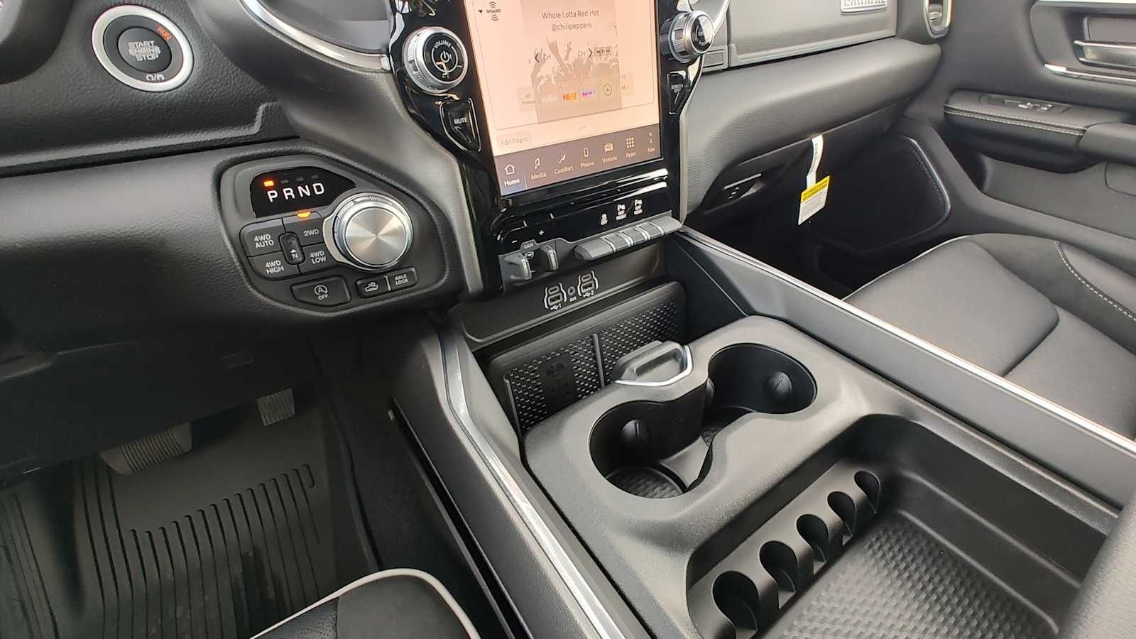 Thumbnail: 2026 RAM 1500 - 17