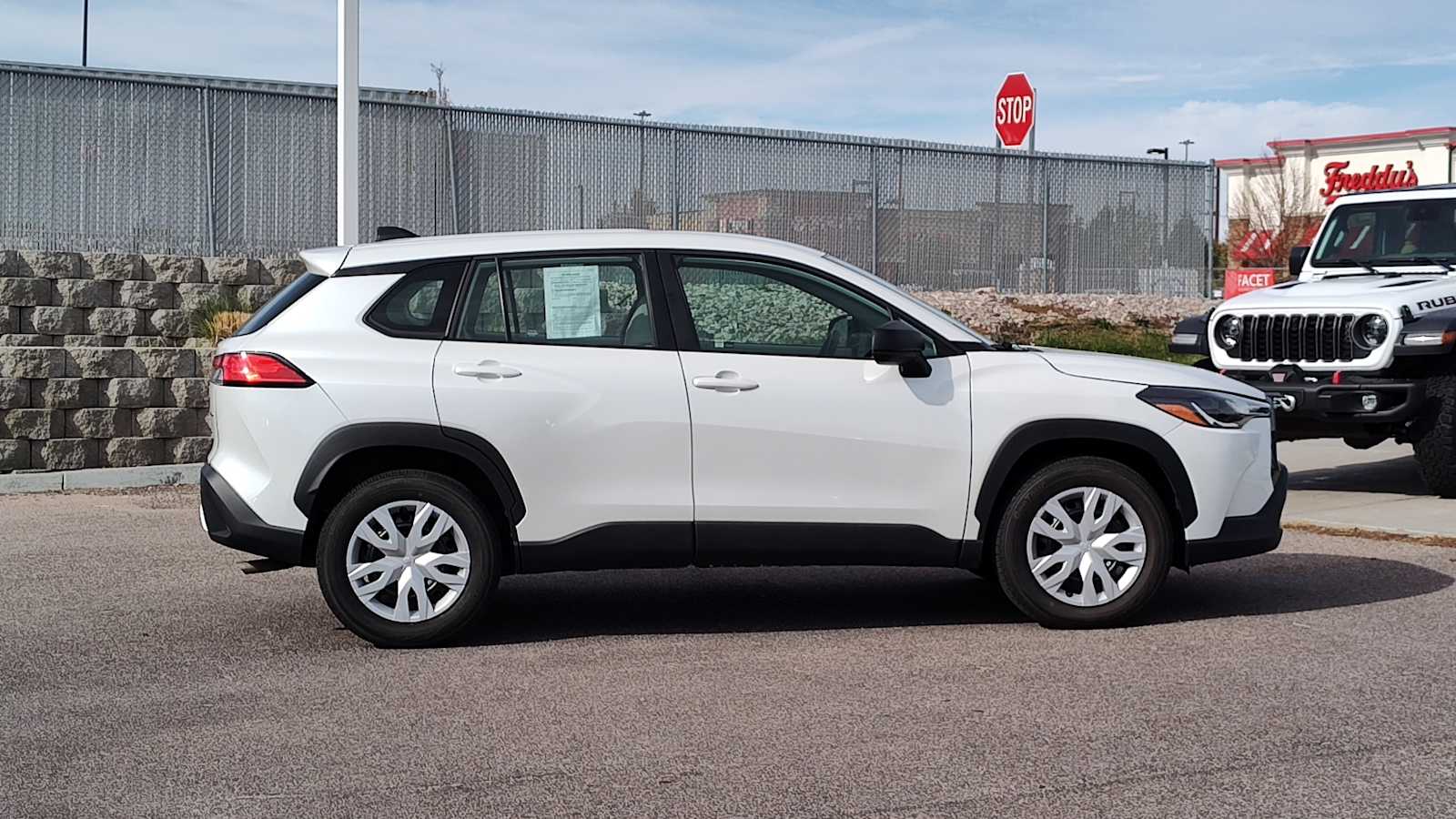 Thumbnail: 2023 Toyota Corolla Cross - 24