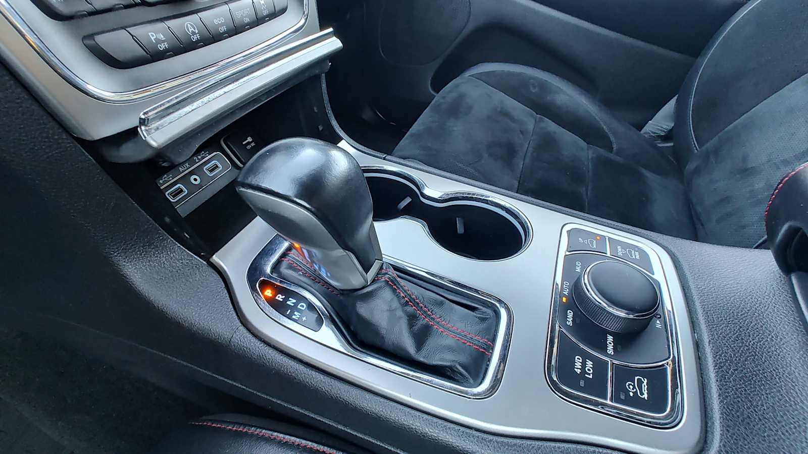 Thumbnail: 2018 Jeep Grand Cherokee - 13