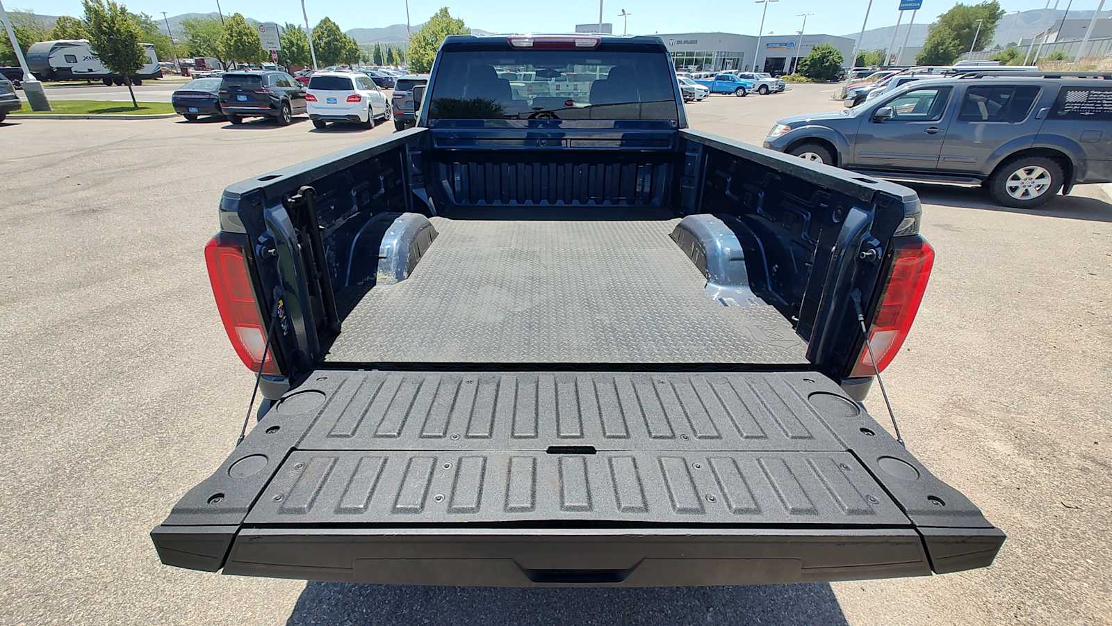 Thumbnail: 2023 GMC Sierra 2500 - 19