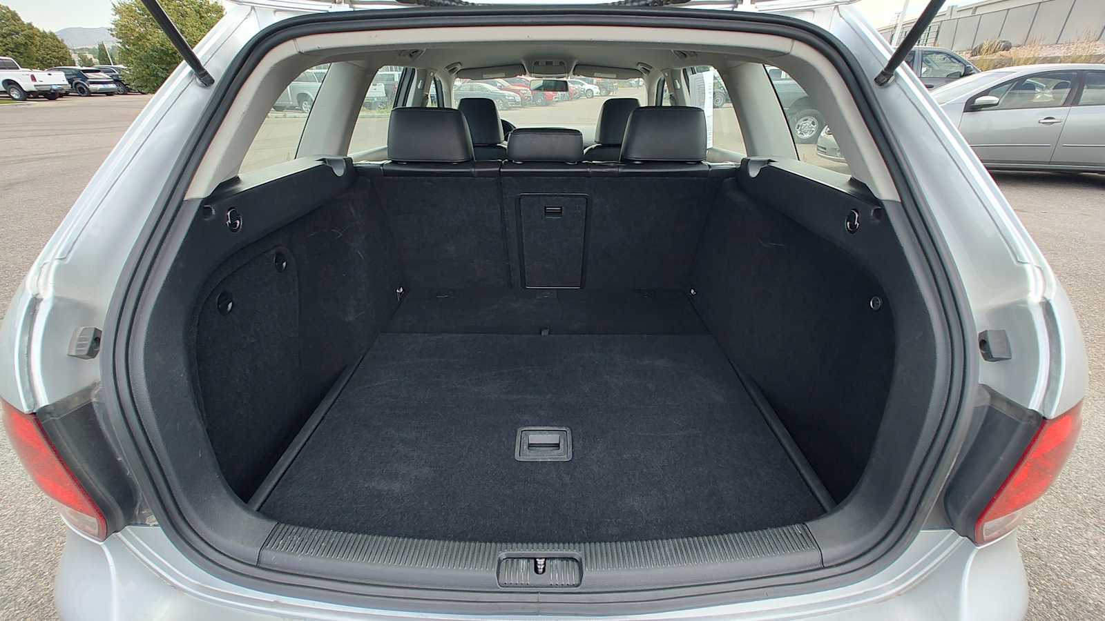 Thumbnail: 2011 Volkswagen Jetta - 19