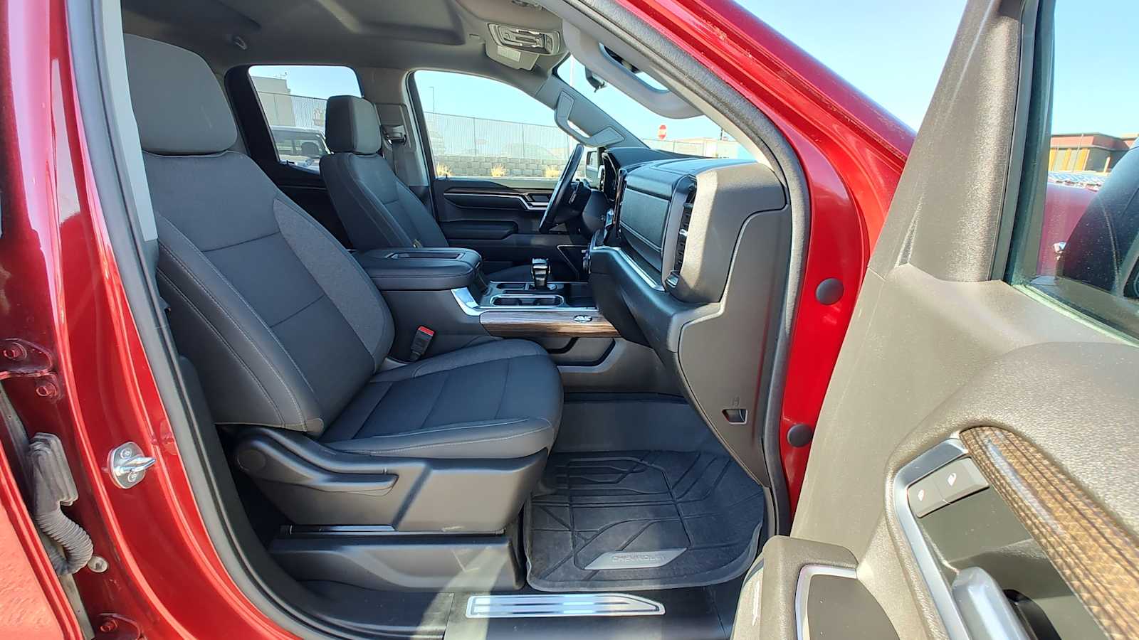 Thumbnail: 2022 Chevrolet Silverado 1500 - 14