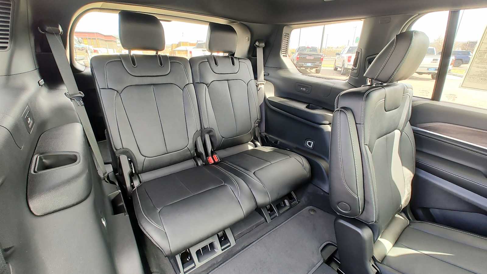 Thumbnail: 2026 Jeep Grand Cherokee - 24