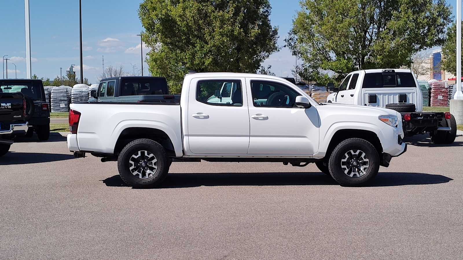 Thumbnail: 2018 Toyota Tacoma - 25