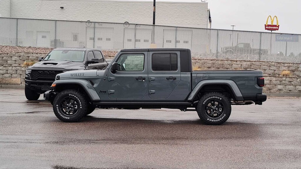 New 2026 Jeep Gladiator WILLYS 4X4 Pickup