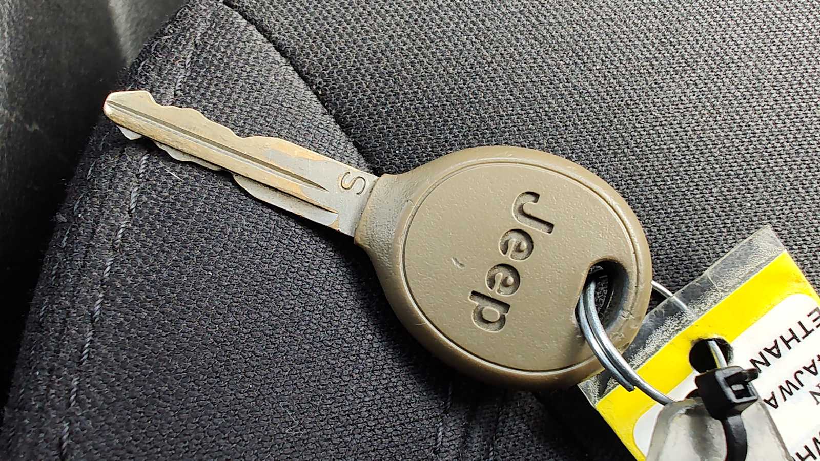 Thumbnail: 2015 Jeep Wrangler - 20