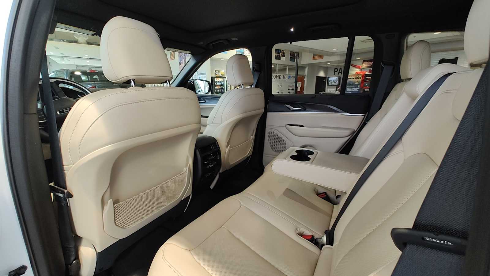 Thumbnail: 2025 Jeep Grand Cherokee - 10