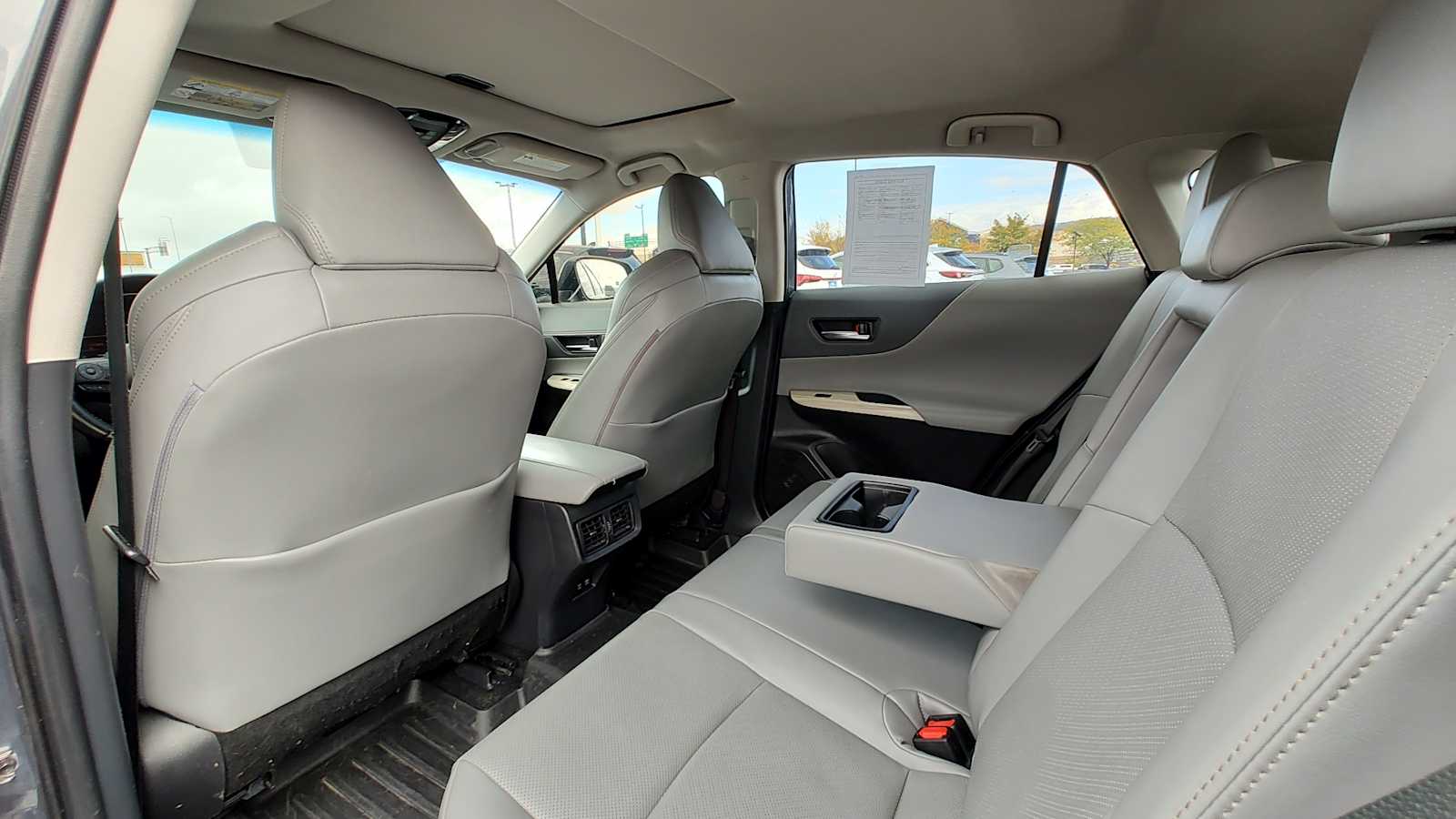 Thumbnail: 2021 Toyota Venza - 12