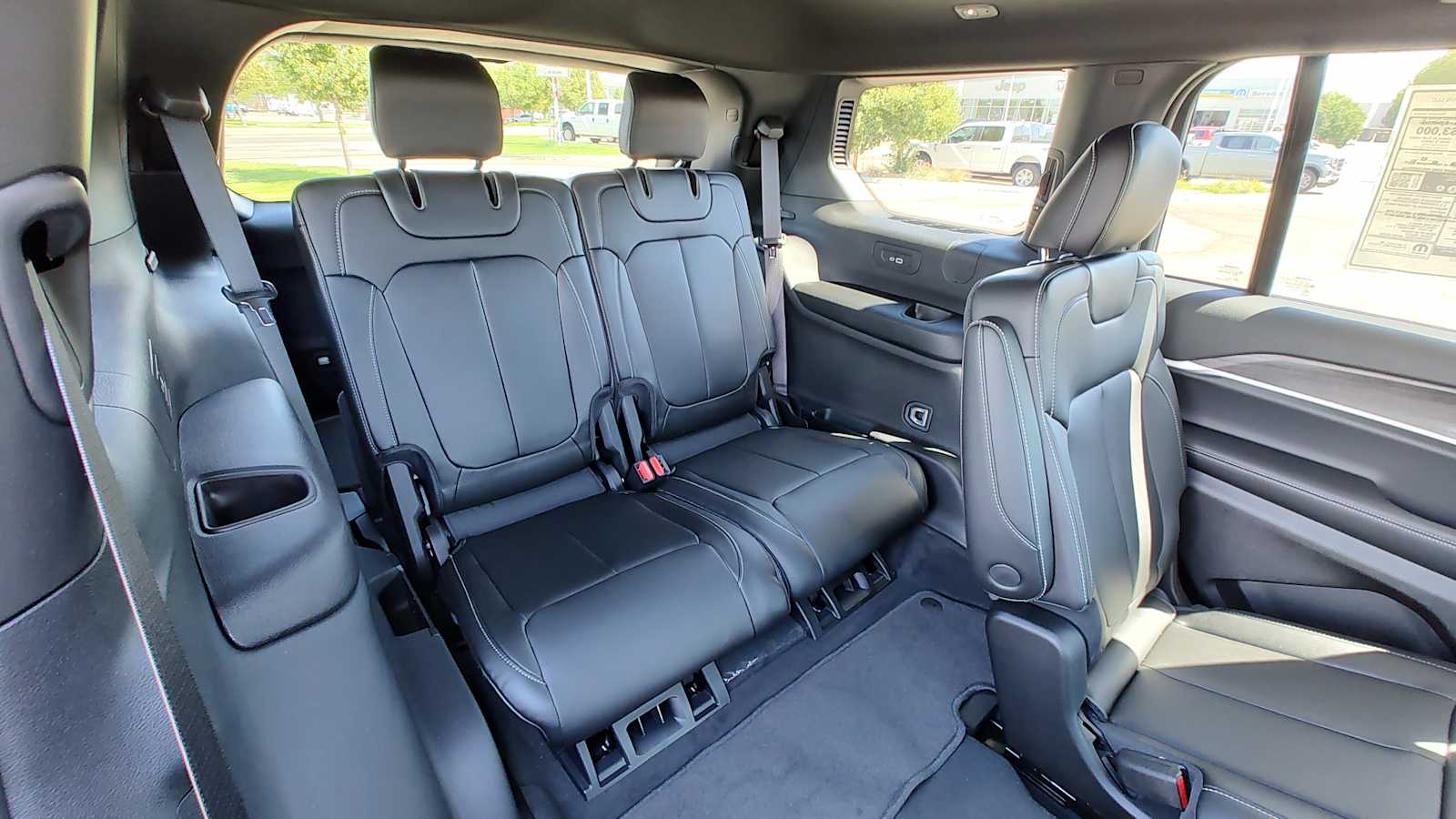 Thumbnail: 2025 Jeep Grand Cherokee - 24