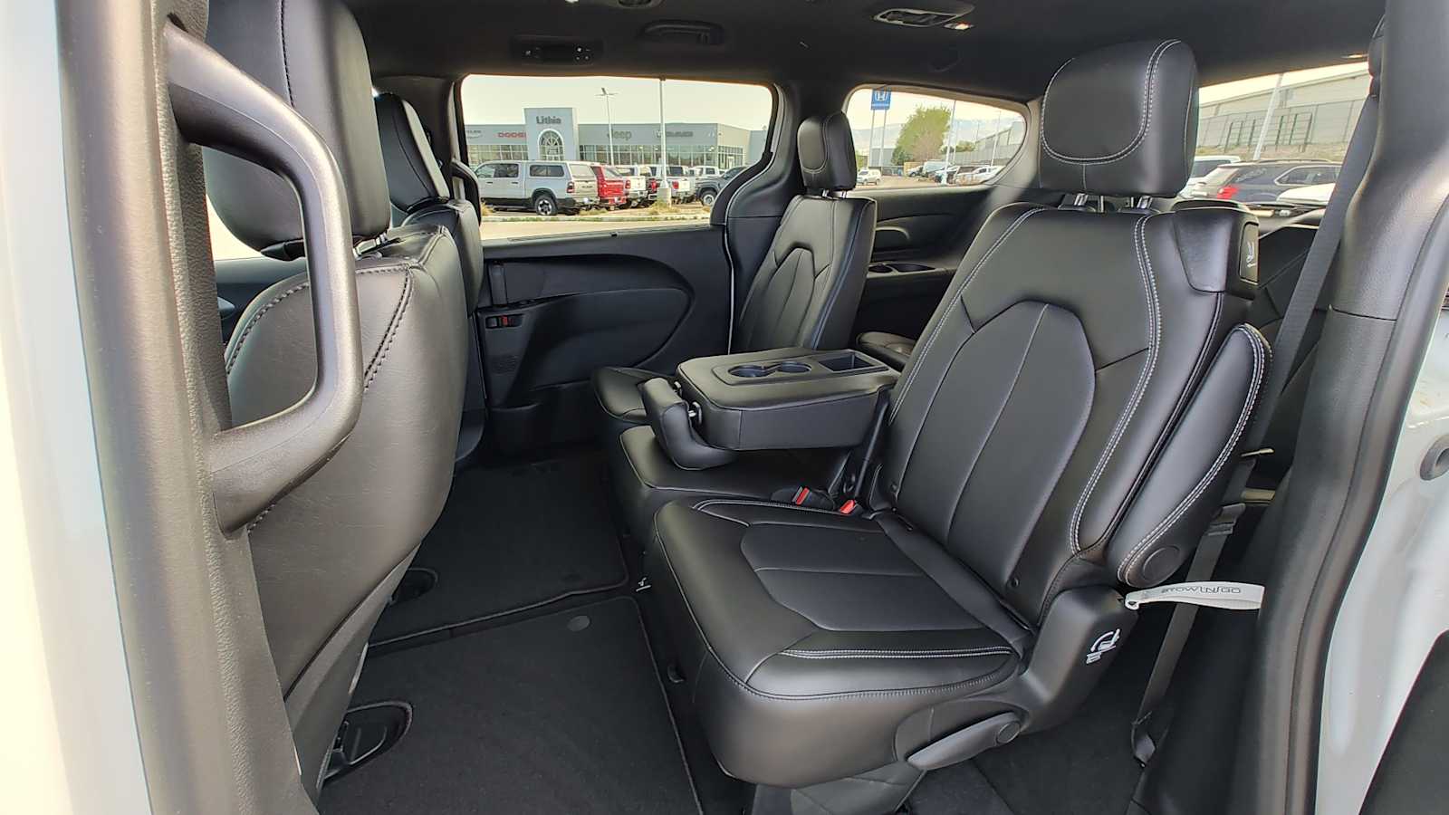Thumbnail: 2026 Chrysler Pacifica - 13