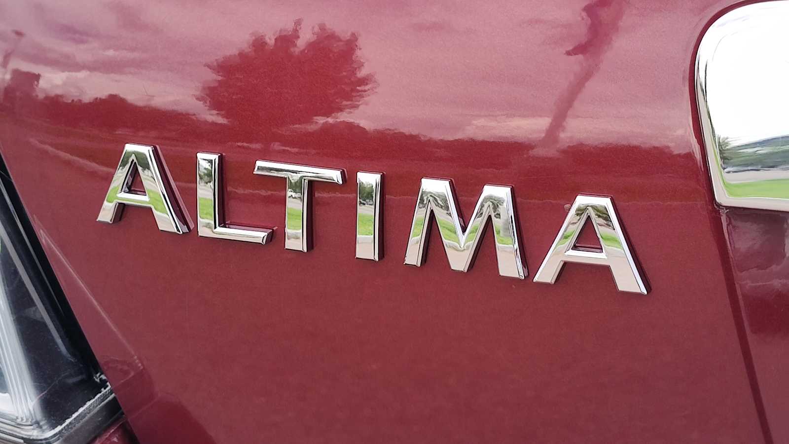 Thumbnail: 2010 Nissan Altima - 7