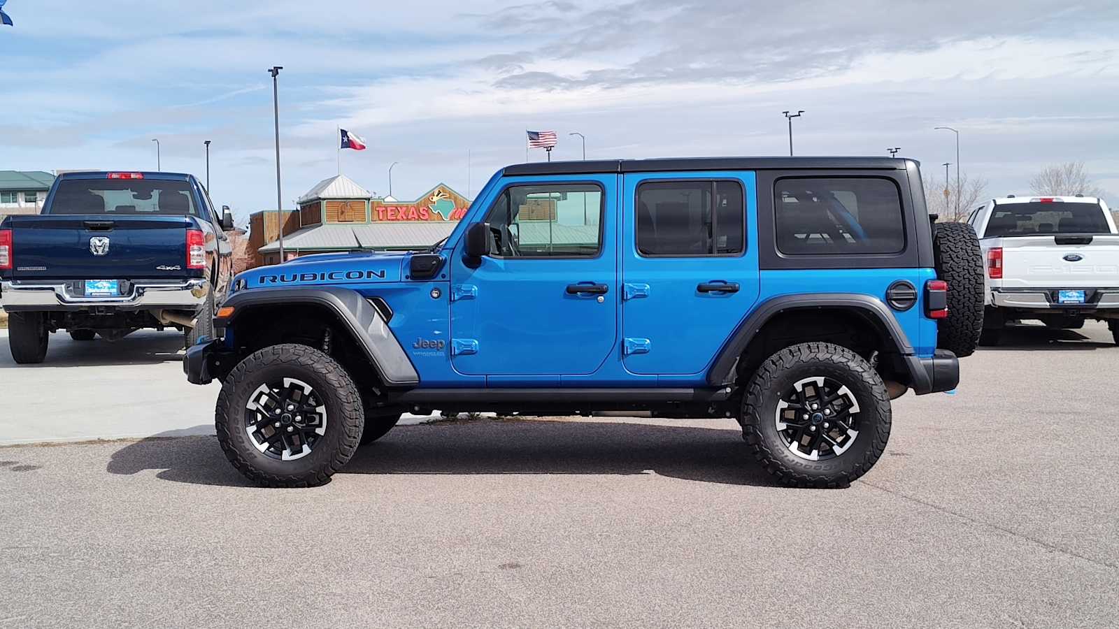 Thumbnail: 2021 Jeep Wrangler - 3