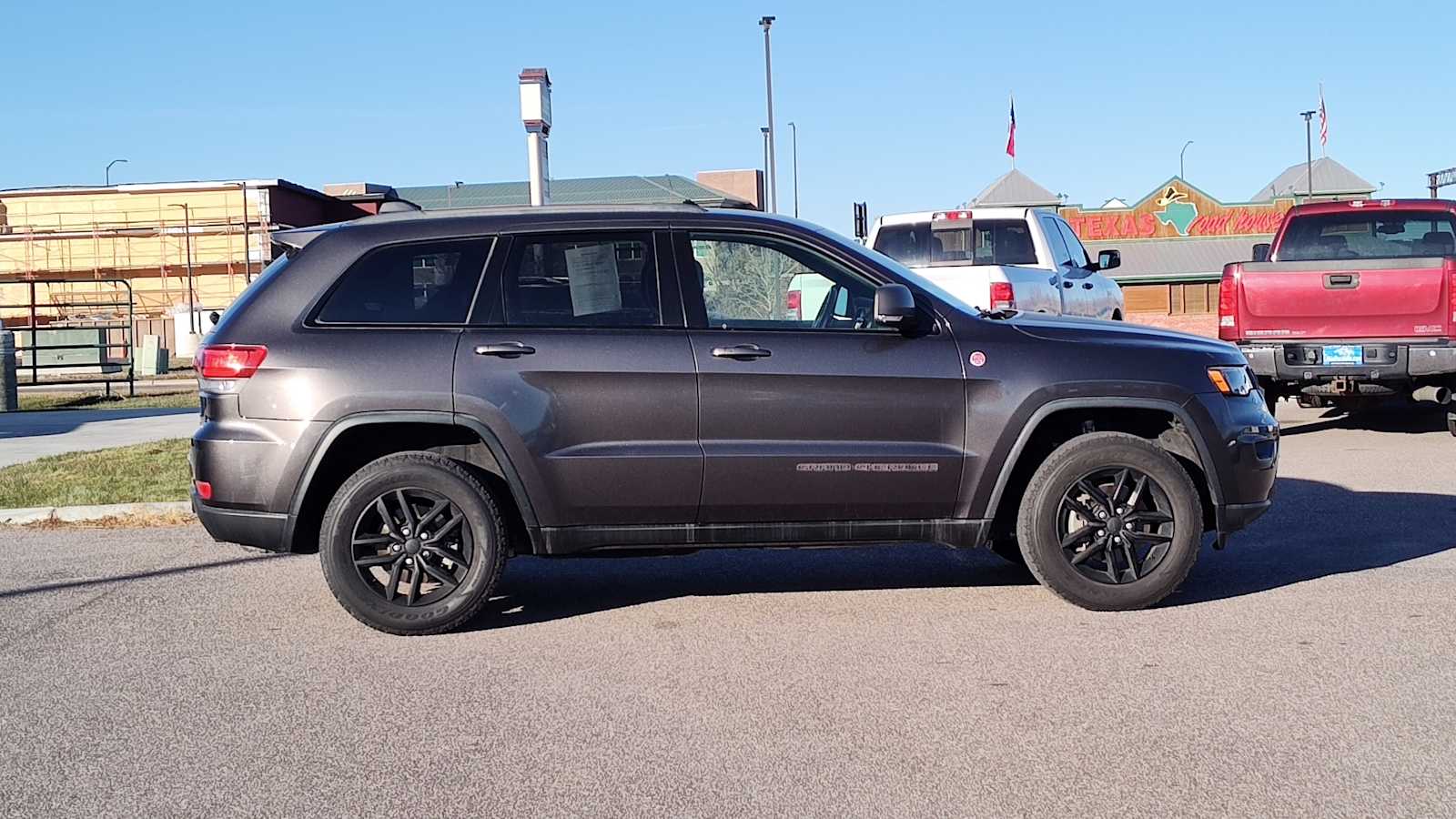 Thumbnail: 2018 Jeep Grand Cherokee - 22