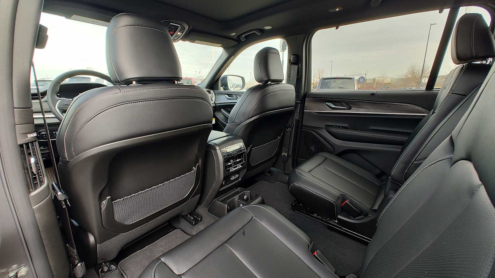 Thumbnail: 2025 Jeep Grand Cherokee - 12