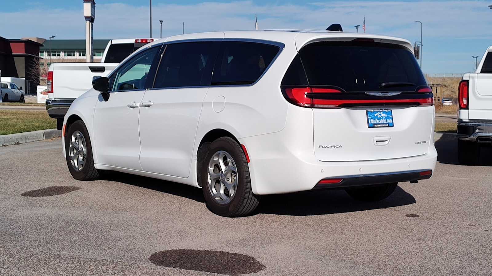 Thumbnail: 2024 Chrysler Pacifica - 4
