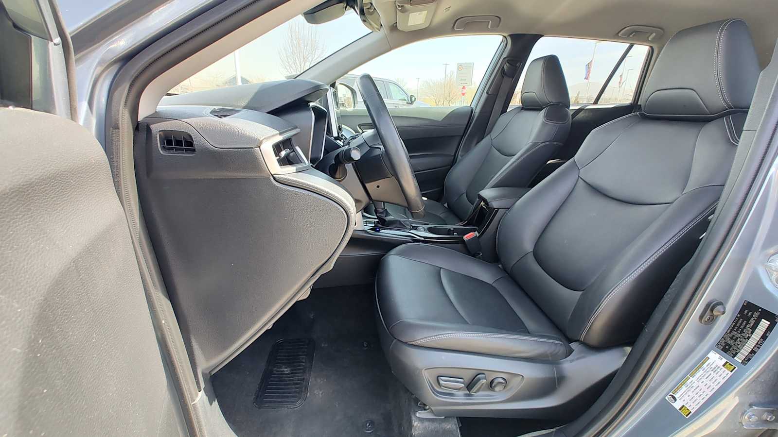 Thumbnail: 2023 Toyota Corolla Cross - 11