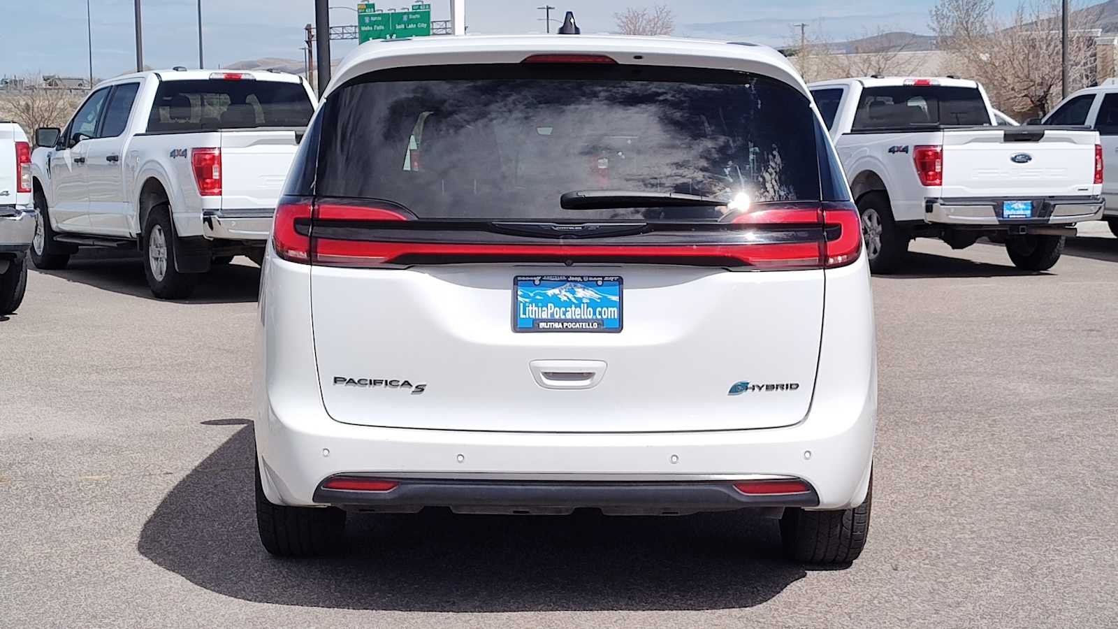 Thumbnail: 2024 Chrysler Pacifica - 5