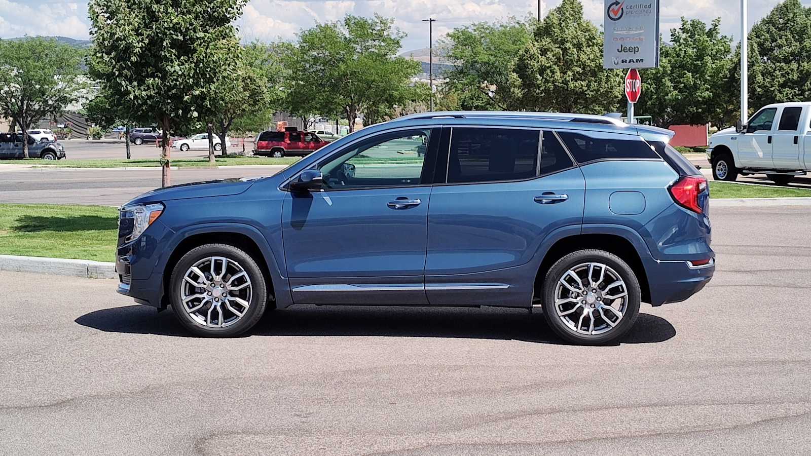 Thumbnail: 2024 GMC Terrain - 3