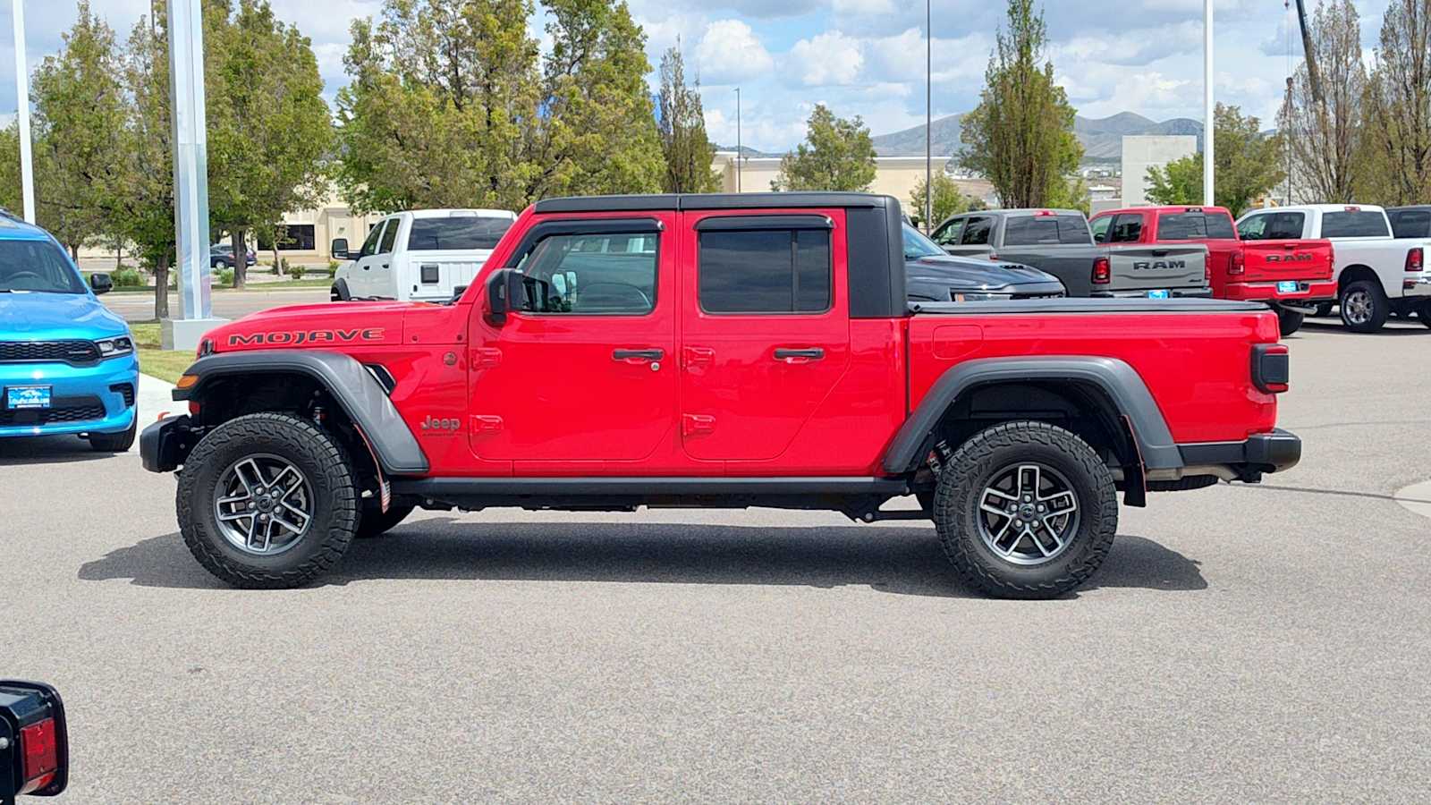 Thumbnail: 2024 Jeep Gladiator - 3