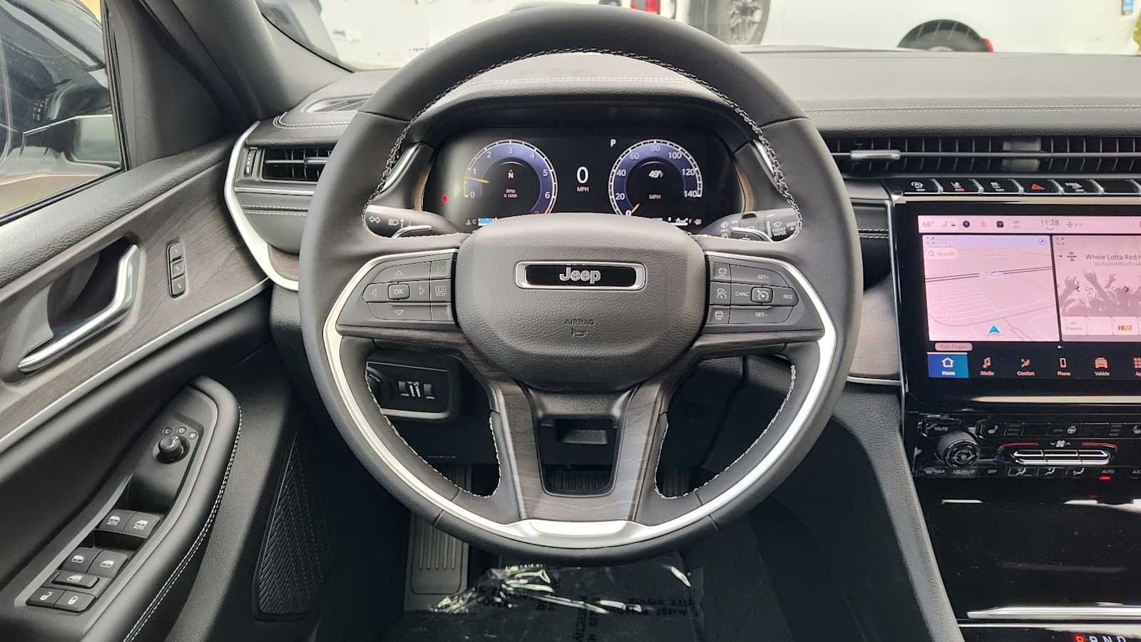 Thumbnail: 2025 Jeep Grand Cherokee - 15