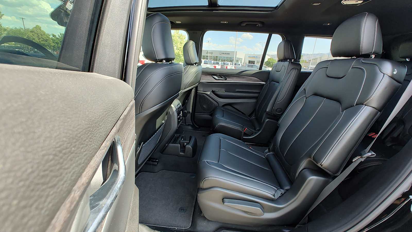 Thumbnail: 2025 Jeep Grand Cherokee - 13