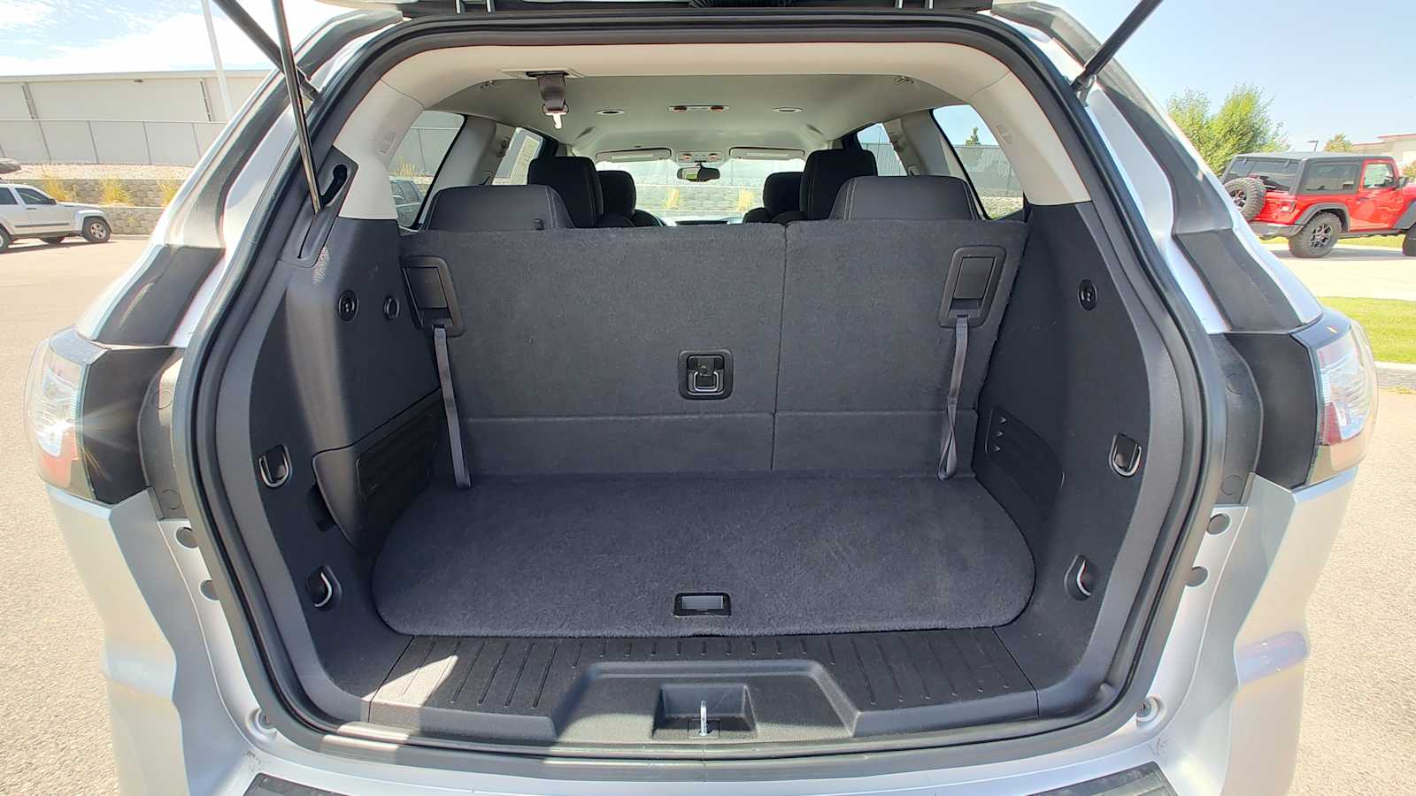 Thumbnail: 2016 Chevrolet Traverse - 19