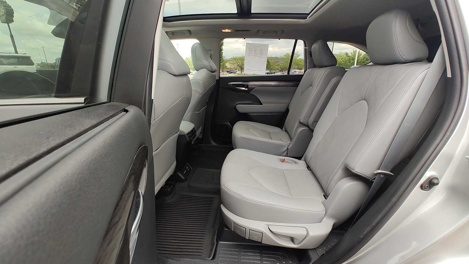 Thumbnail: 2021 Toyota Highlander - 13