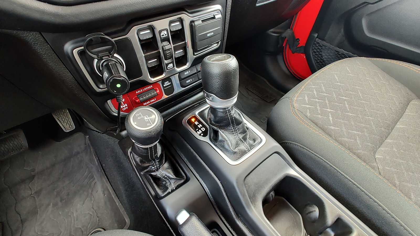 Thumbnail: 2024 Jeep Gladiator - 17
