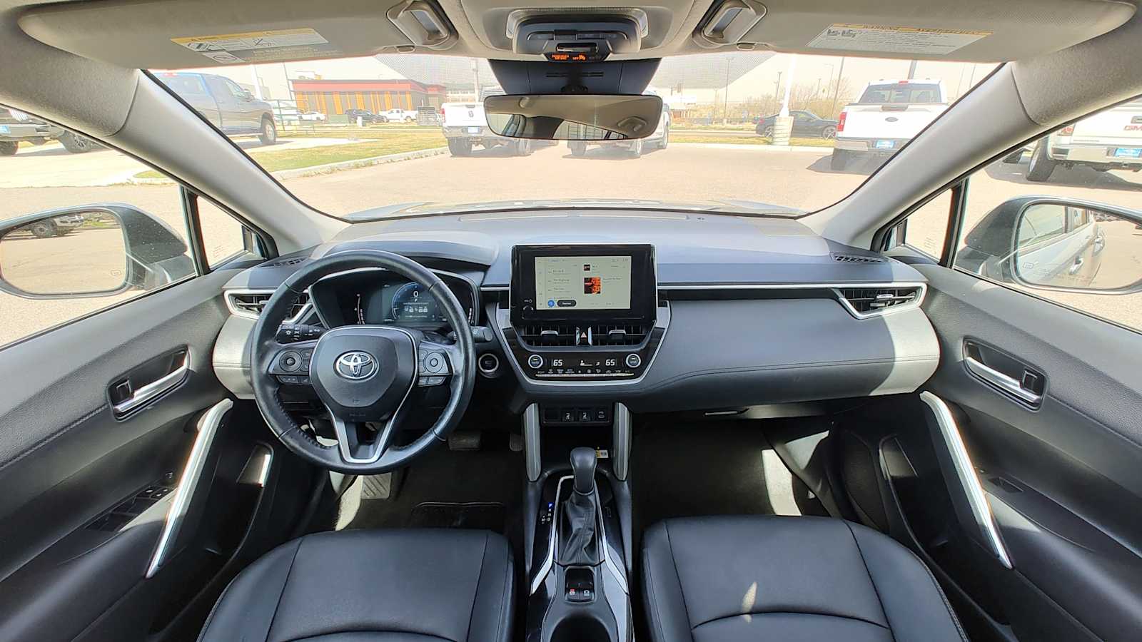 Thumbnail: 2023 Toyota Corolla Cross - 10