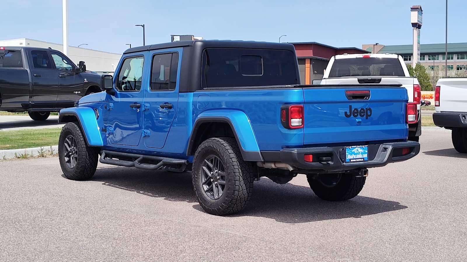 Thumbnail: 2024 Jeep Gladiator - 4