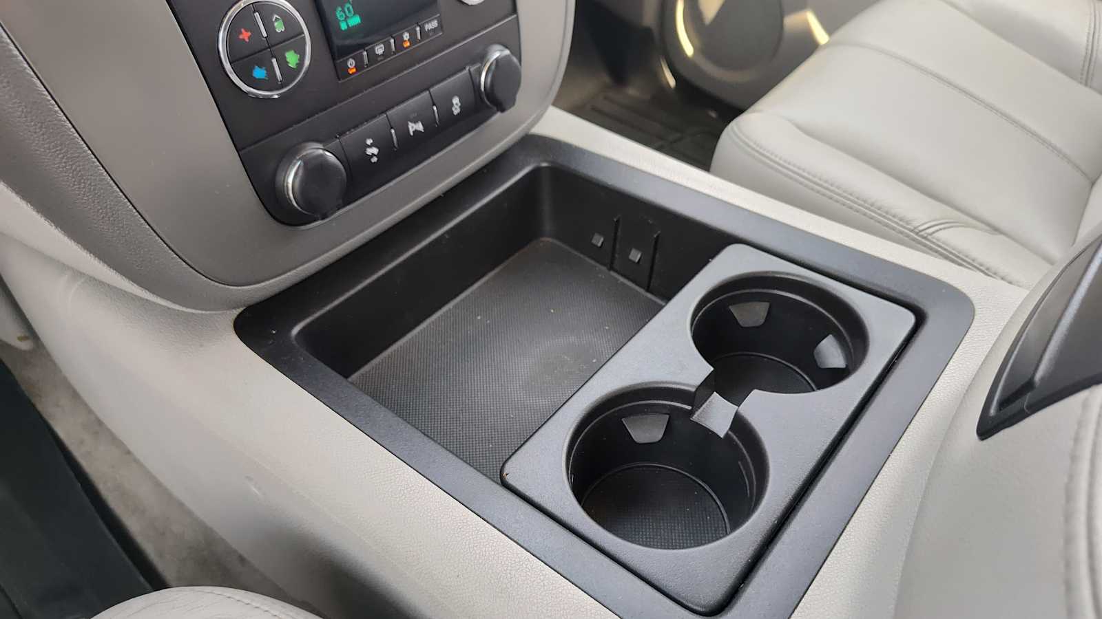 Thumbnail: 2012 GMC Yukon - 17