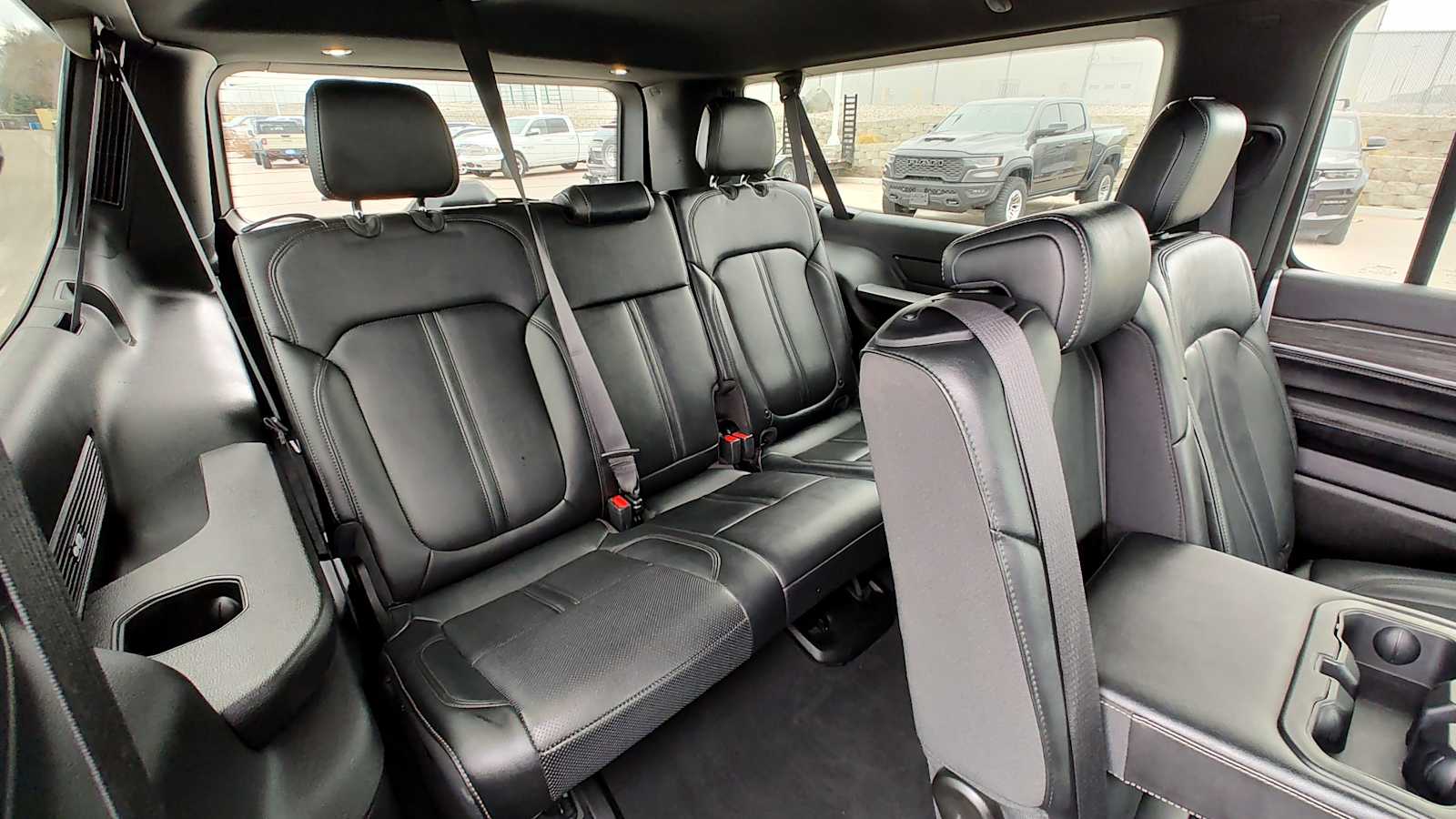 Thumbnail: 2024 Jeep Wagoneer - 23