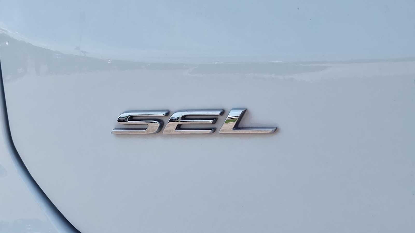 2023 Ford Edge SEL 23