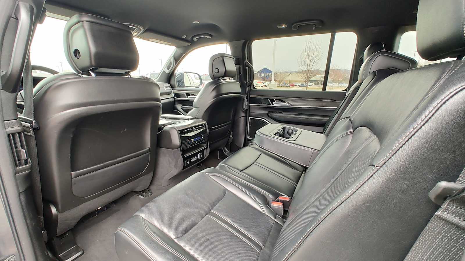 Thumbnail: 2024 Jeep Wagoneer - 12