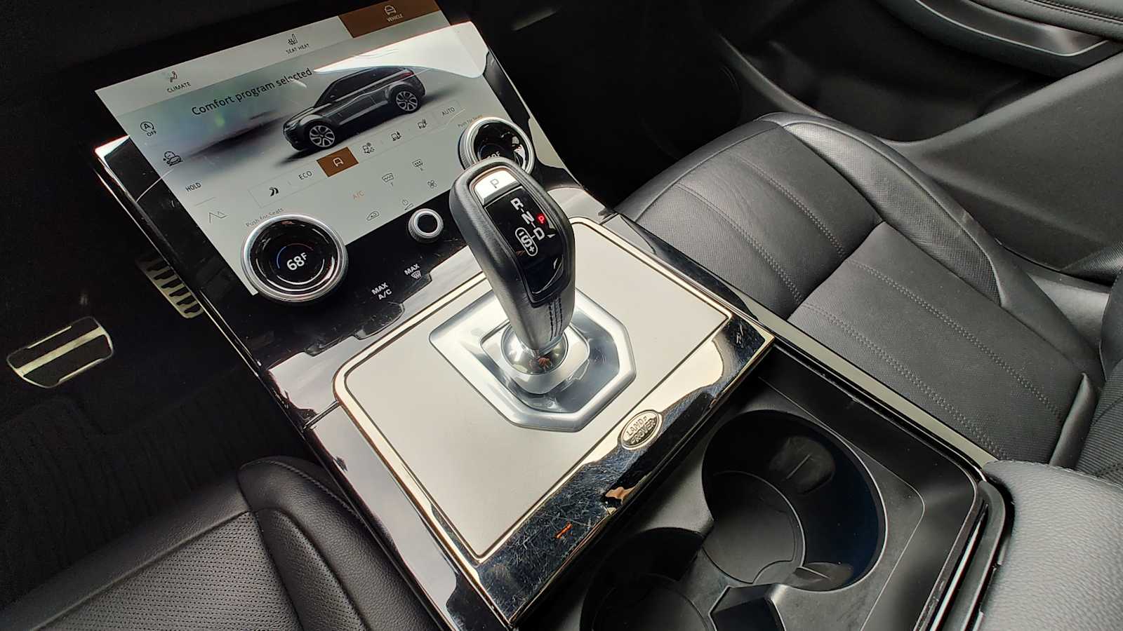 Thumbnail: 2022 Land Rover Range Rover Evoque - 17