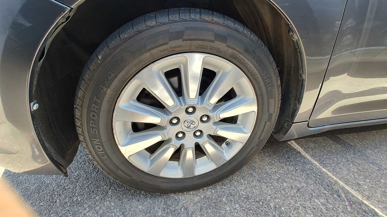 2014 Toyota Sienna L photo 2