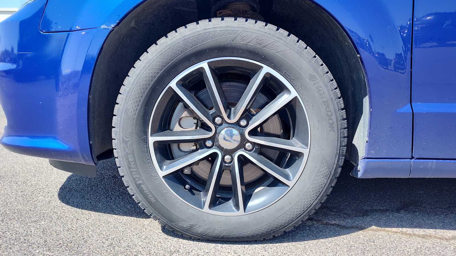Thumbnail: 2019 Dodge Grand Caravan - 3
