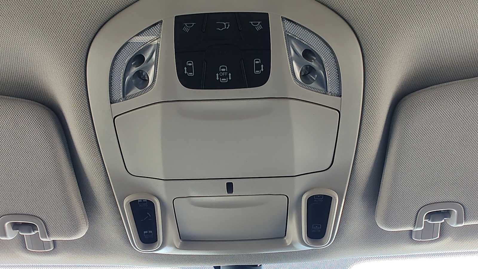 Thumbnail: 2024 Chrysler Pacifica - 22