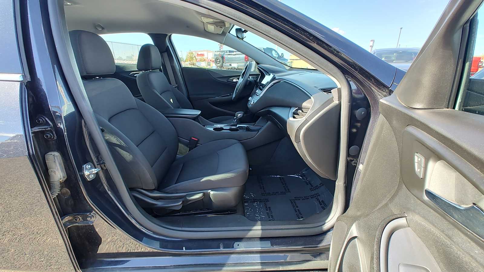 Thumbnail: 2023 Chevrolet Malibu - 14