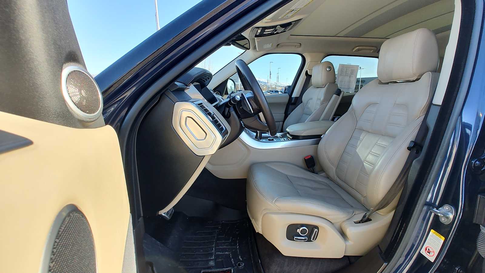 Thumbnail: 2016 Land Rover Range Rover Sport - 11