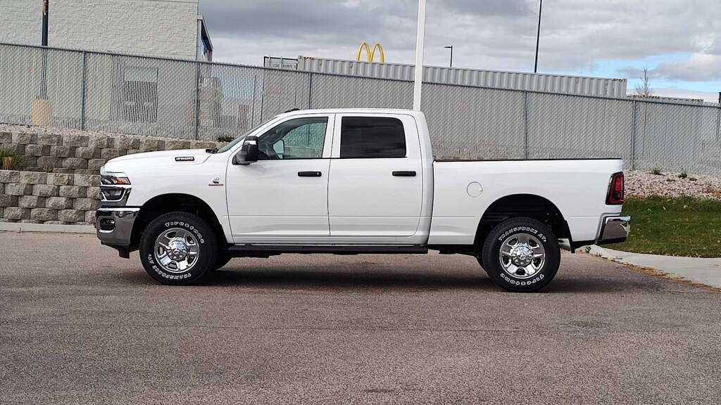 New 2026 Ram 2500 TRADESMAN CREW CAB 4X4 6'4 BOX Pickup