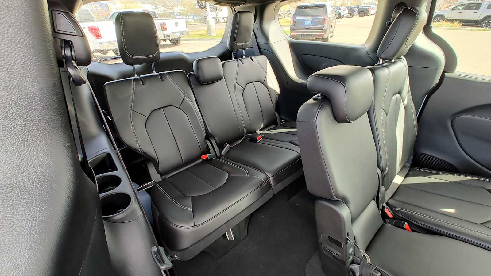 Thumbnail: 2026 Chrysler Pacifica - 23