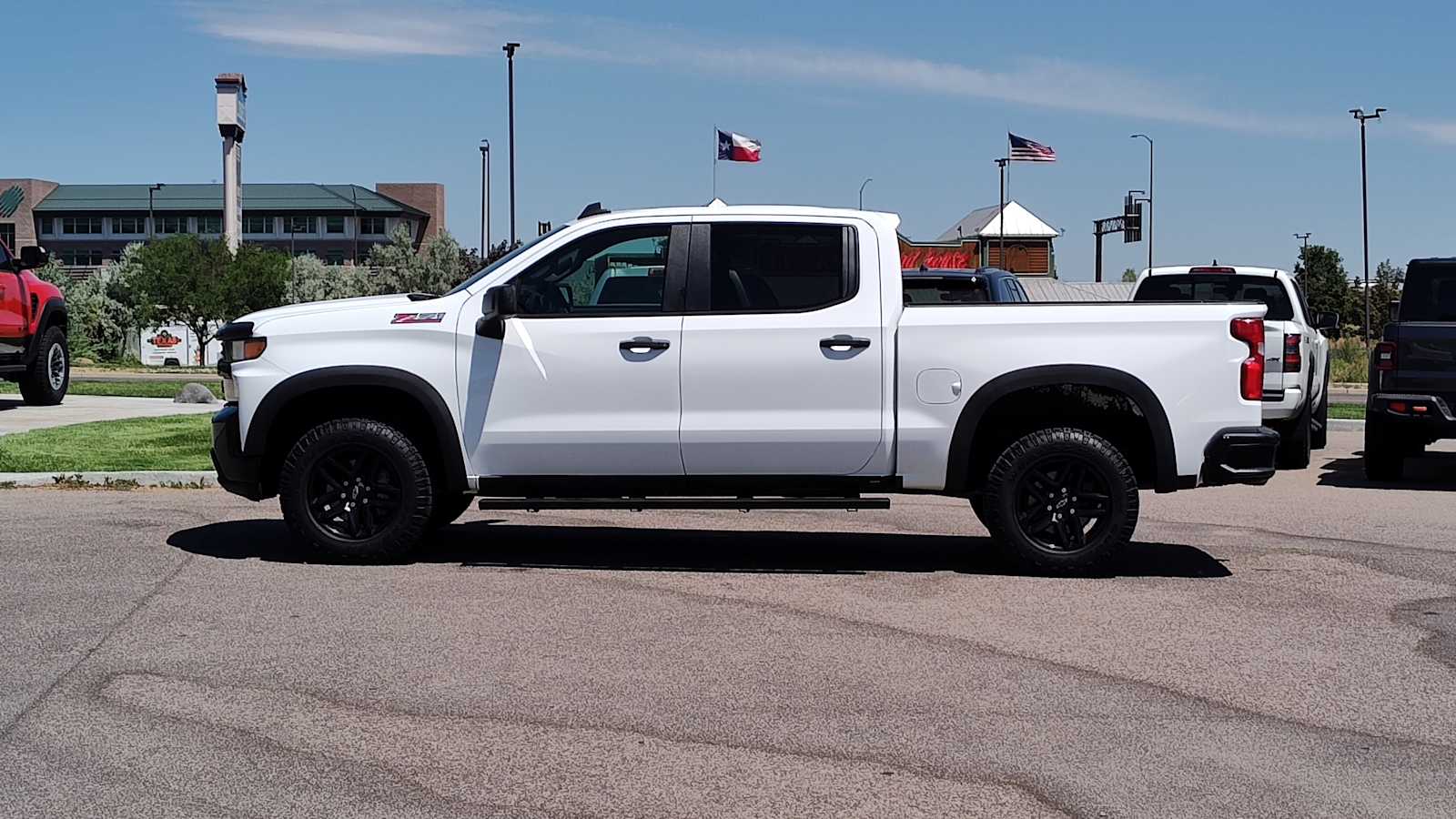 Thumbnail: 2021 Chevrolet Silverado 1500 - 3