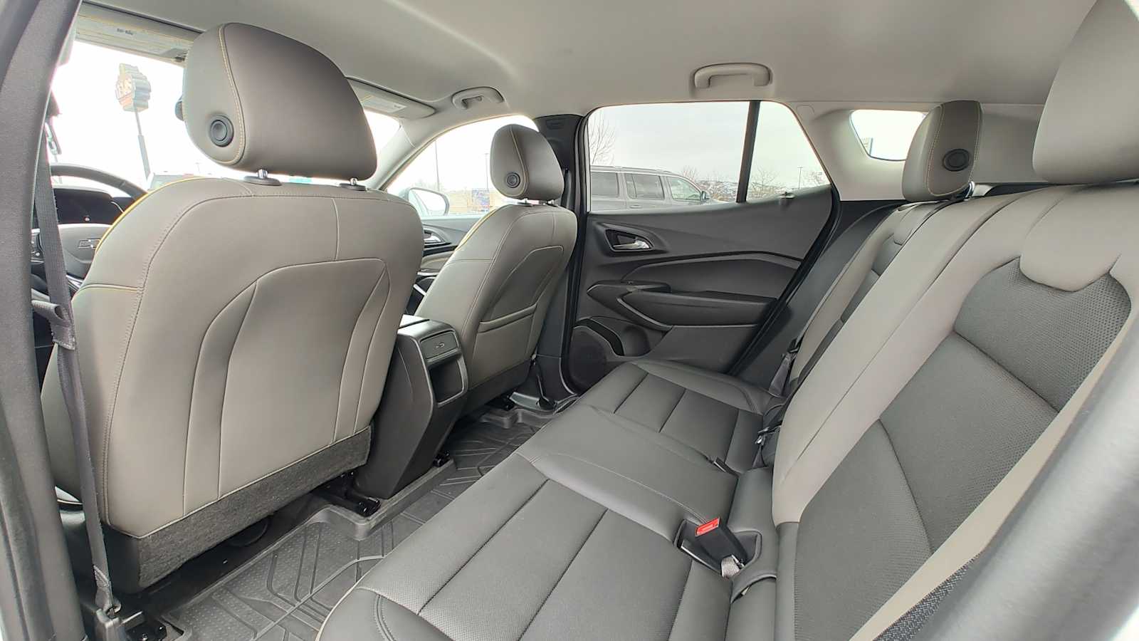 Thumbnail: 2025 Chevrolet Trax - 12