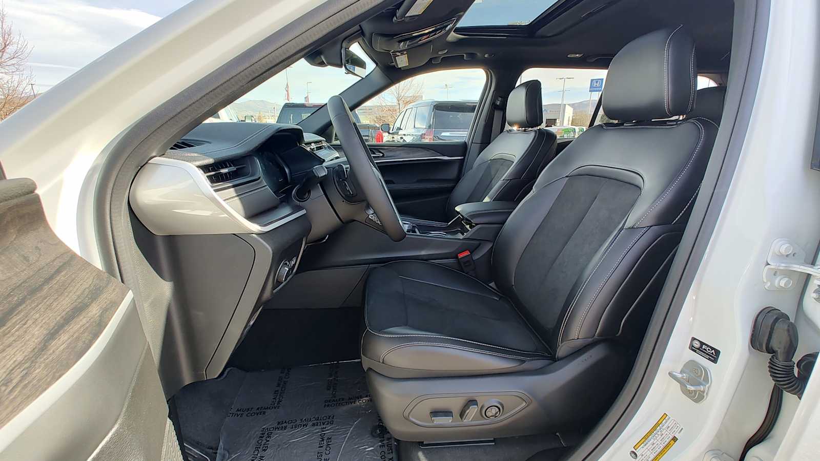 Thumbnail: 2026 Jeep Grand Cherokee - 11